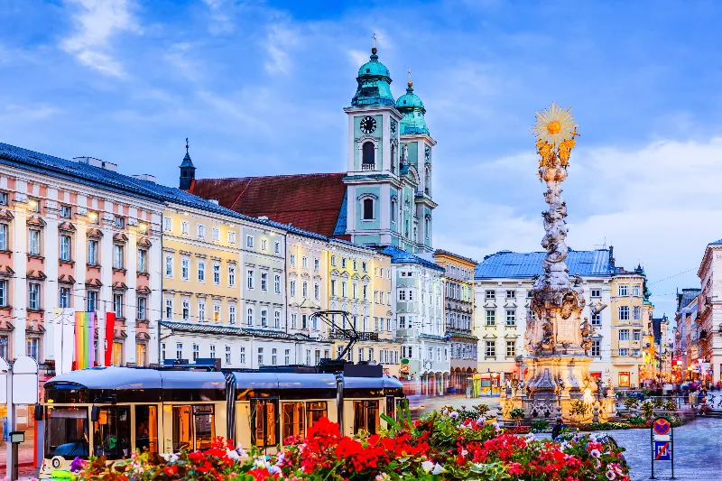 Blick über Linz und die Donau