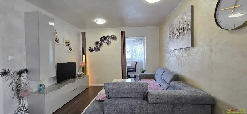 Moderne 3-Zi-Wohnung im 8. Stock. - Mit Parkplatz und Fernblick.